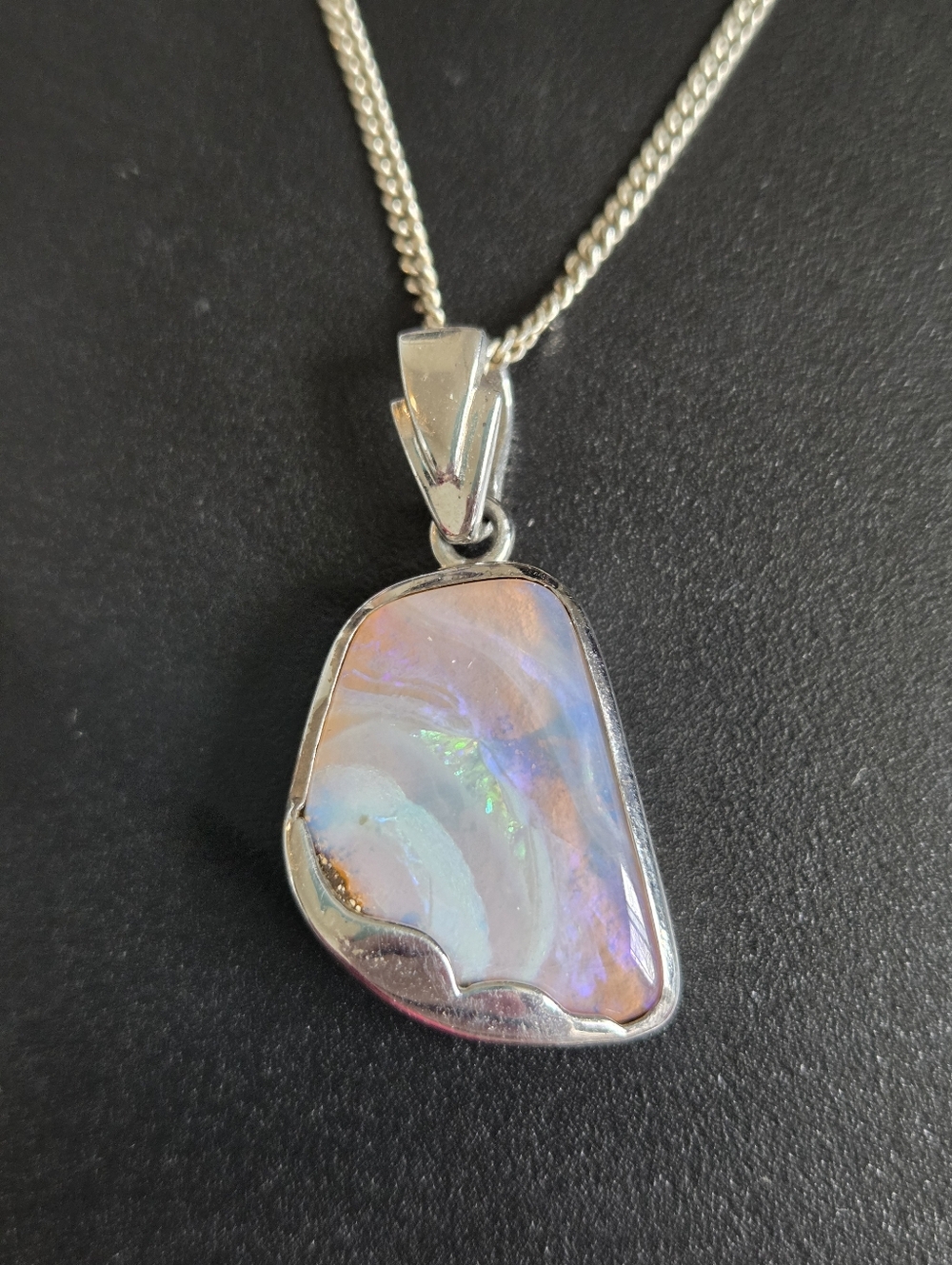 Elegant Silver Pendant Necklace